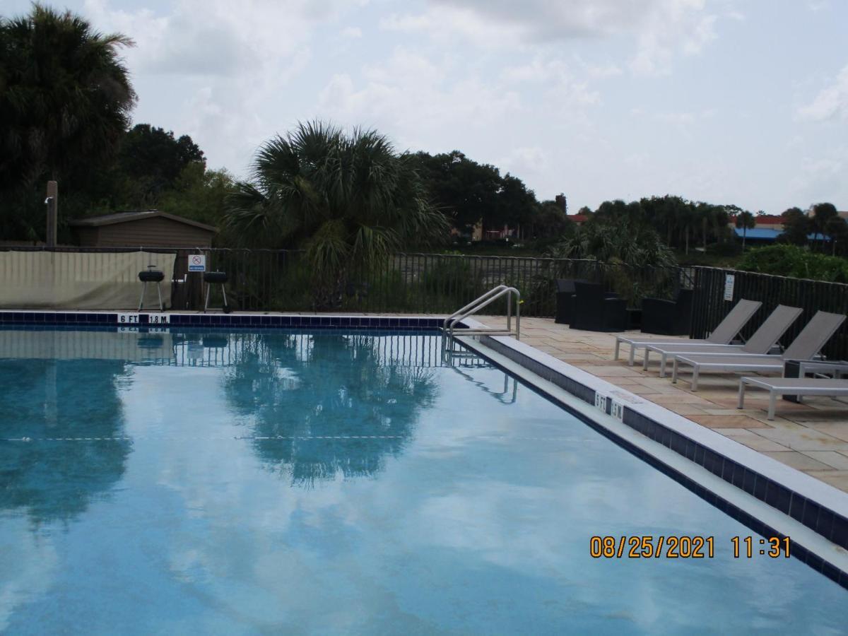 Four Corners Quality Inn & Suites Kissimmee By The Lake מראה חיצוני תמונה
