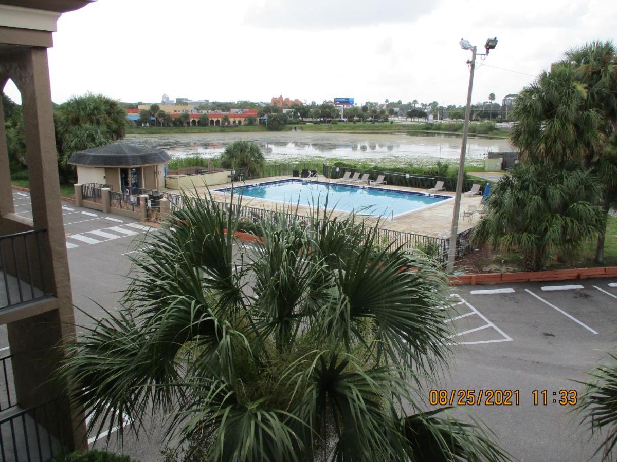 Four Corners Quality Inn & Suites Kissimmee By The Lake מראה חיצוני תמונה