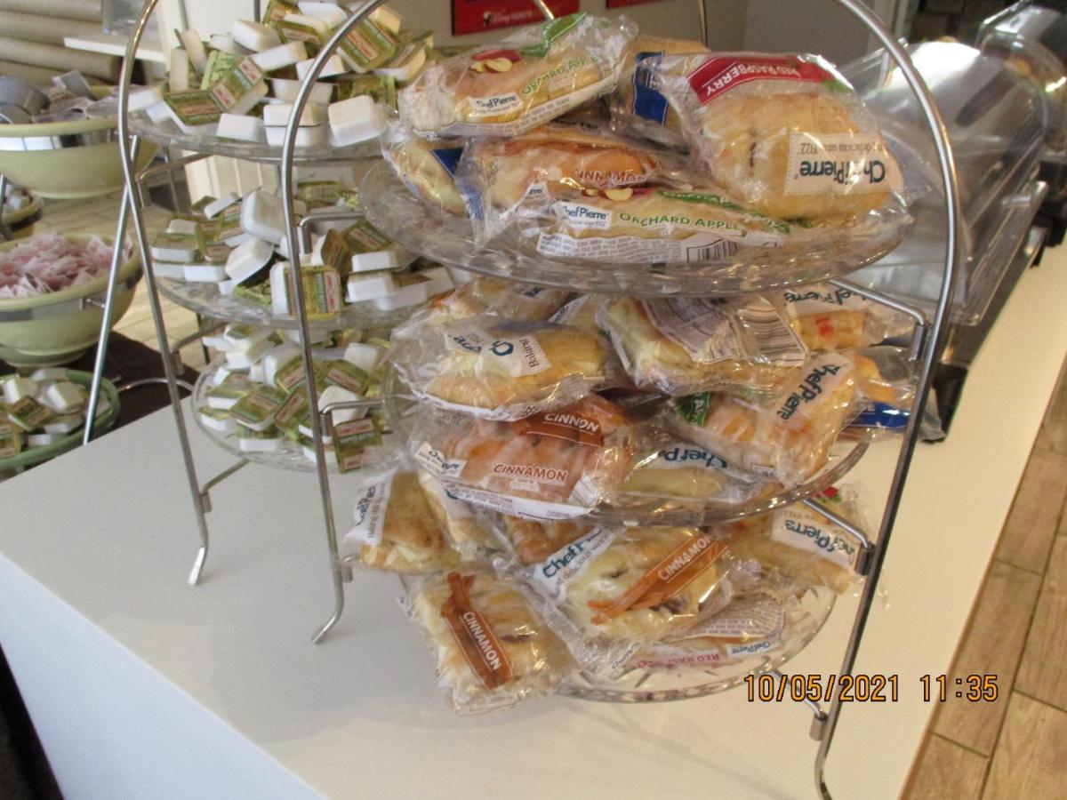 Four Corners Quality Inn & Suites Kissimmee By The Lake מראה חיצוני תמונה