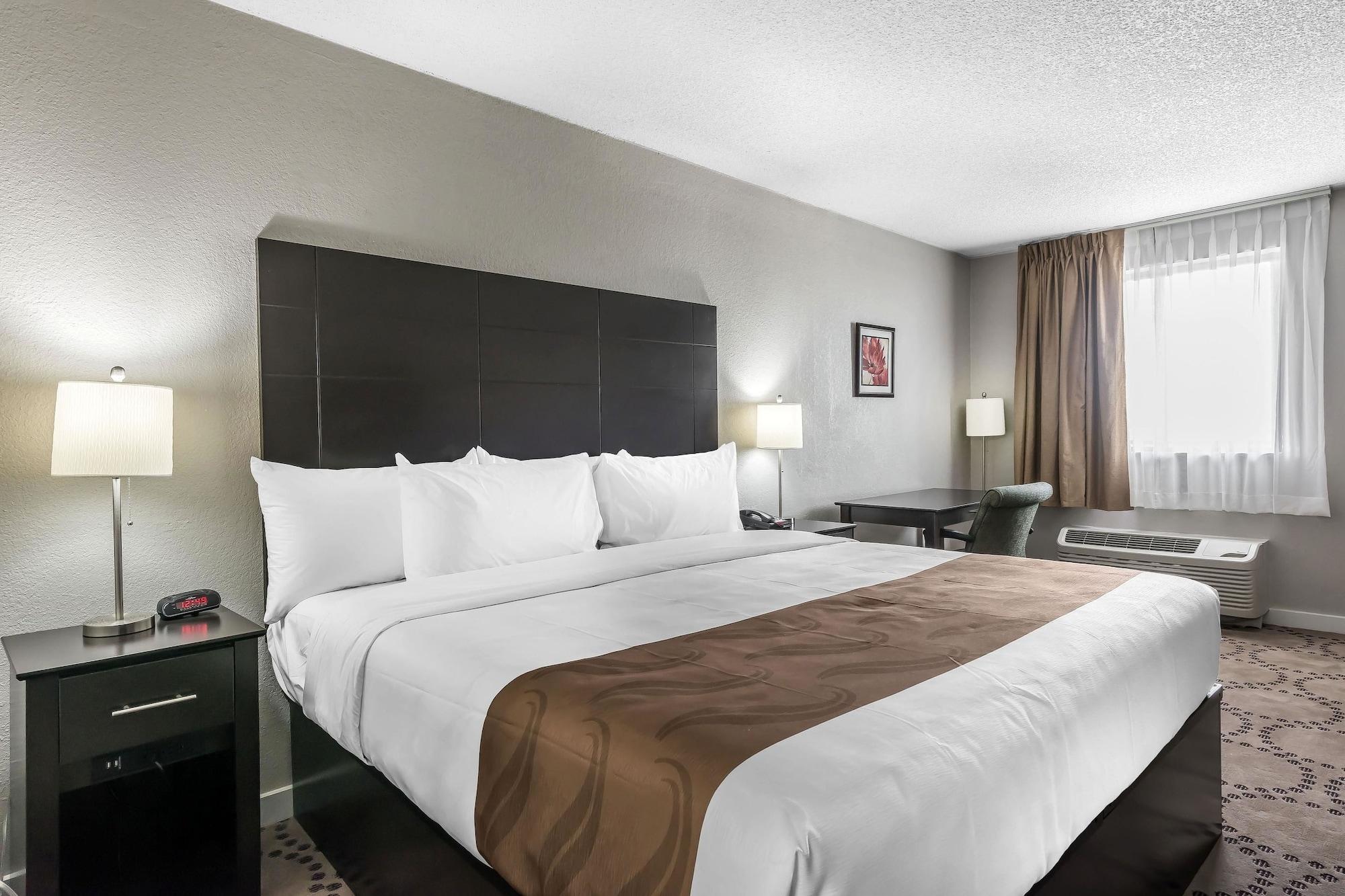 Four Corners Quality Inn & Suites Kissimmee By The Lake מראה חיצוני תמונה