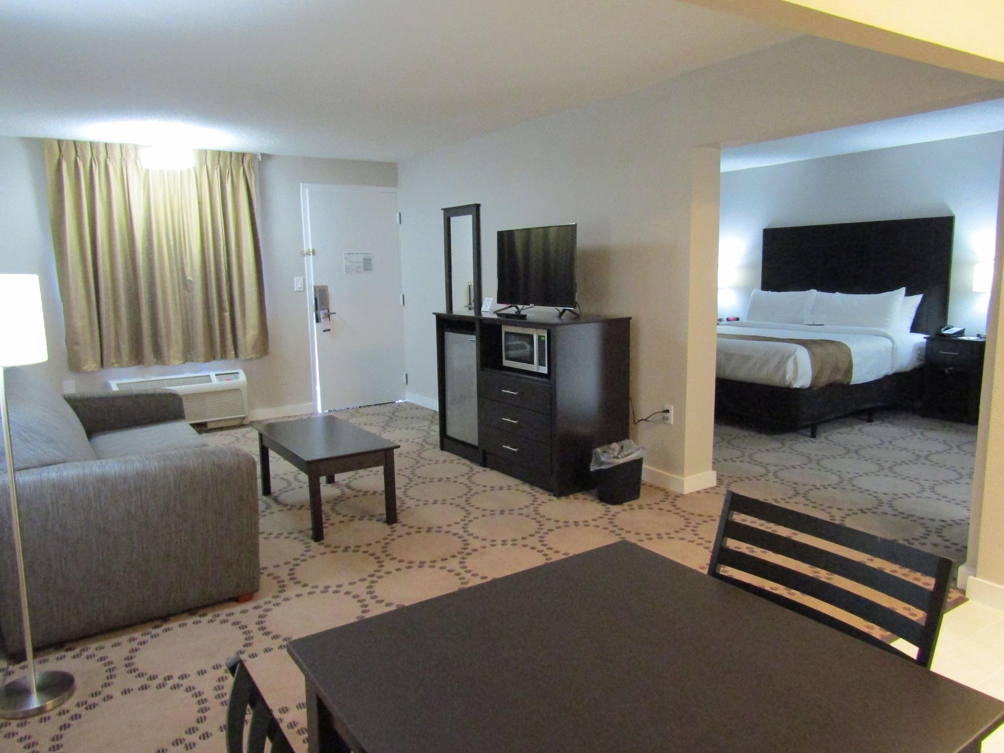 Four Corners Quality Inn & Suites Kissimmee By The Lake מראה חיצוני תמונה