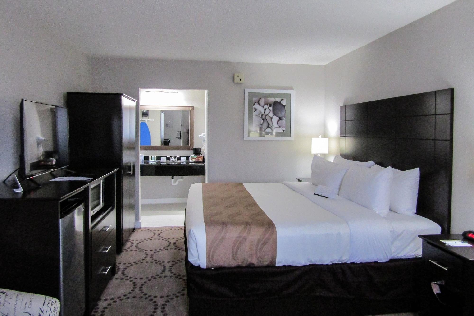 Four Corners Quality Inn & Suites Kissimmee By The Lake מראה חיצוני תמונה