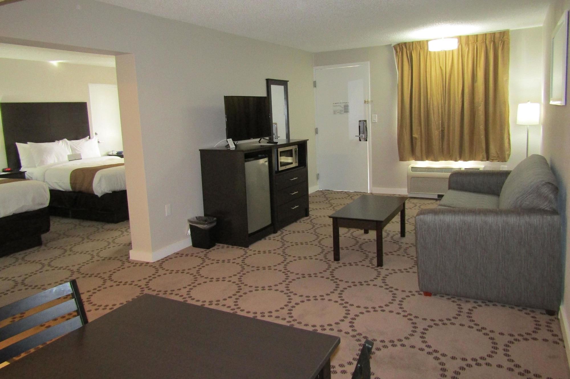 Four Corners Quality Inn & Suites Kissimmee By The Lake מראה חיצוני תמונה