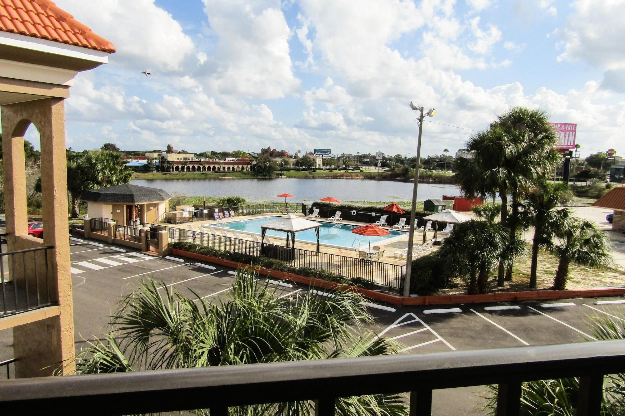 Four Corners Quality Inn & Suites Kissimmee By The Lake מראה חיצוני תמונה