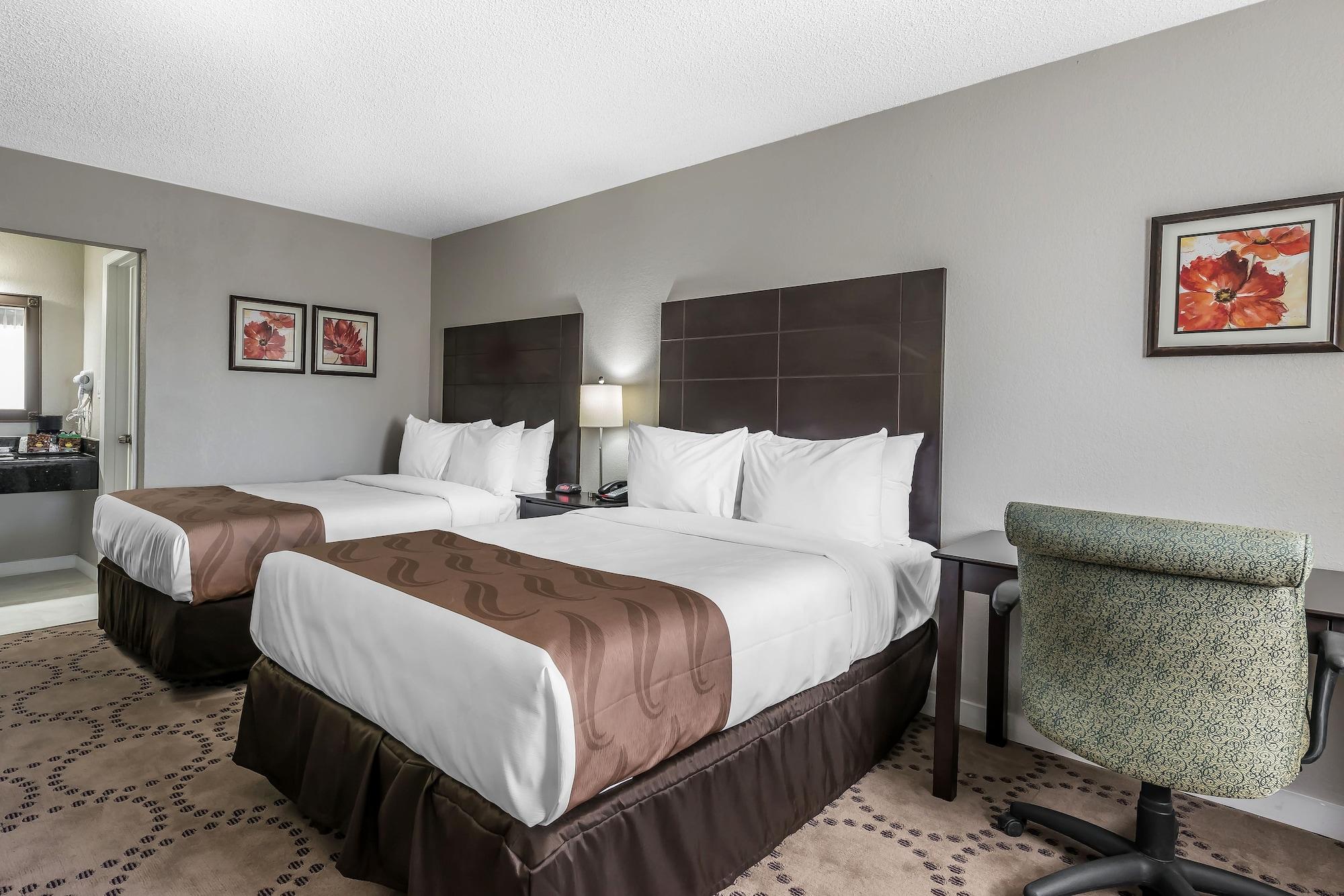 Four Corners Quality Inn & Suites Kissimmee By The Lake מראה חיצוני תמונה